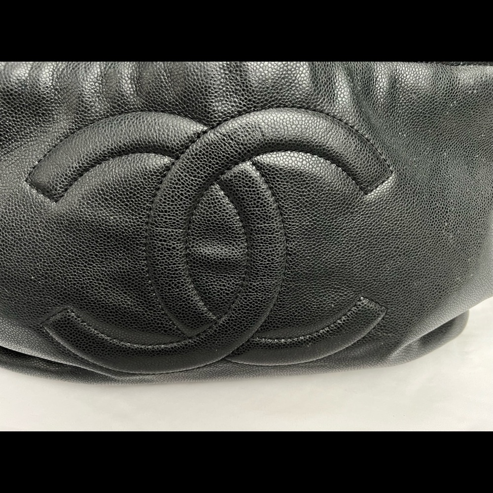 Chanel large caviar tote - Picture 3 of 12
